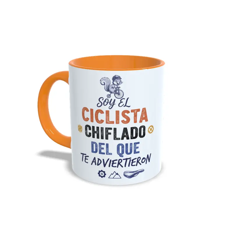 Taza de cerámica de ciclismo con ardilla en bicicleta y frase Soy el ciclista chiflado del que te advirtieron, interior y asa en color naranja, vista lateral izquierda.